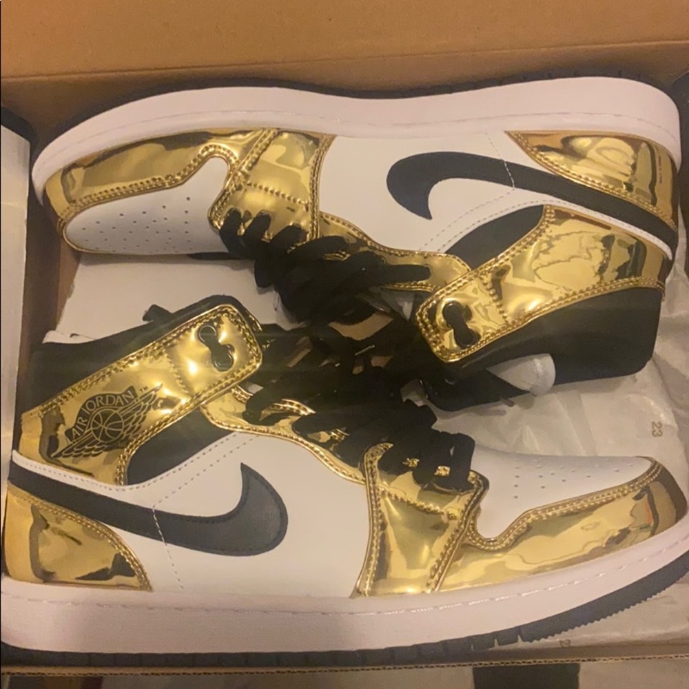 Air Jordan 1 mid se
